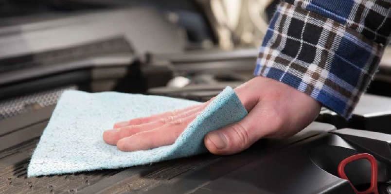 Meltblown Sorbent Wipes are great at cleaning up grease and oil 